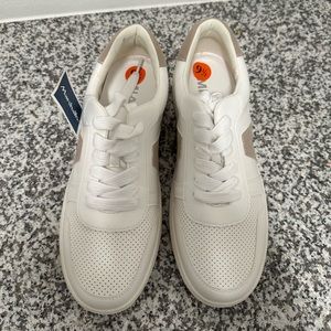 Size 9.5 NWT Mia Tennis Shoes